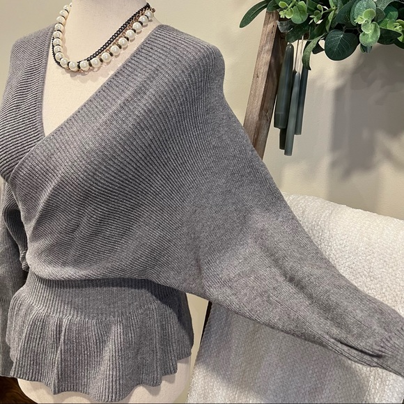 🦭 Fashion Nova V Neck Surplice Sweater - Picture 7 of 16